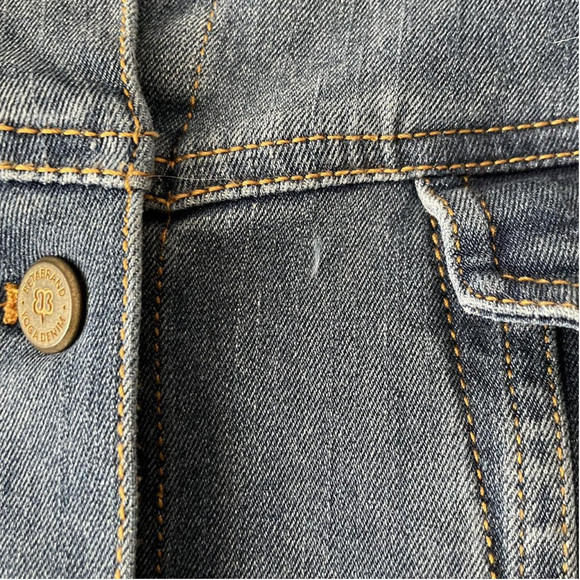 Outerwear - Picture 2 of 8